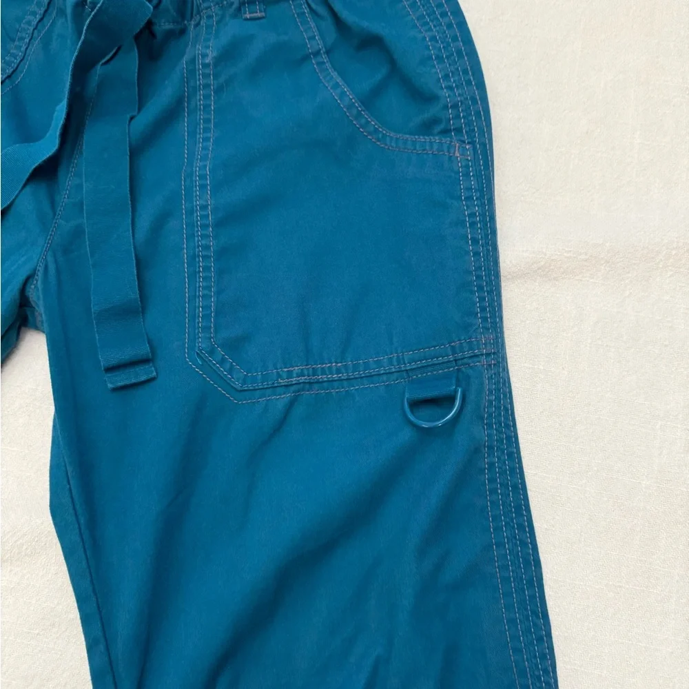Women's Koi Teal Drawstring Cargo scrub Pants - Picture 4 of 10